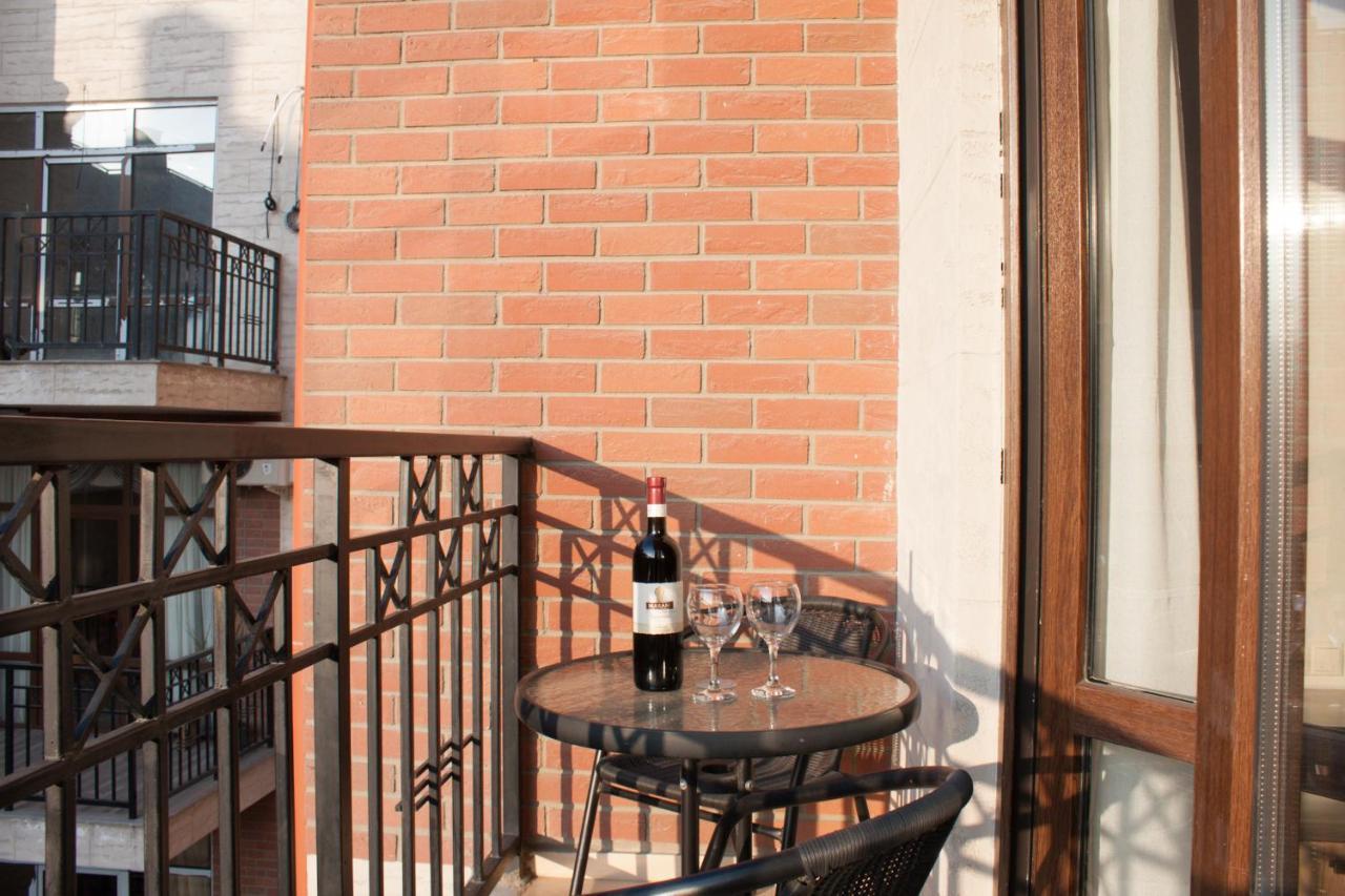 Like Apartment Tbiliszi Kültér fotó